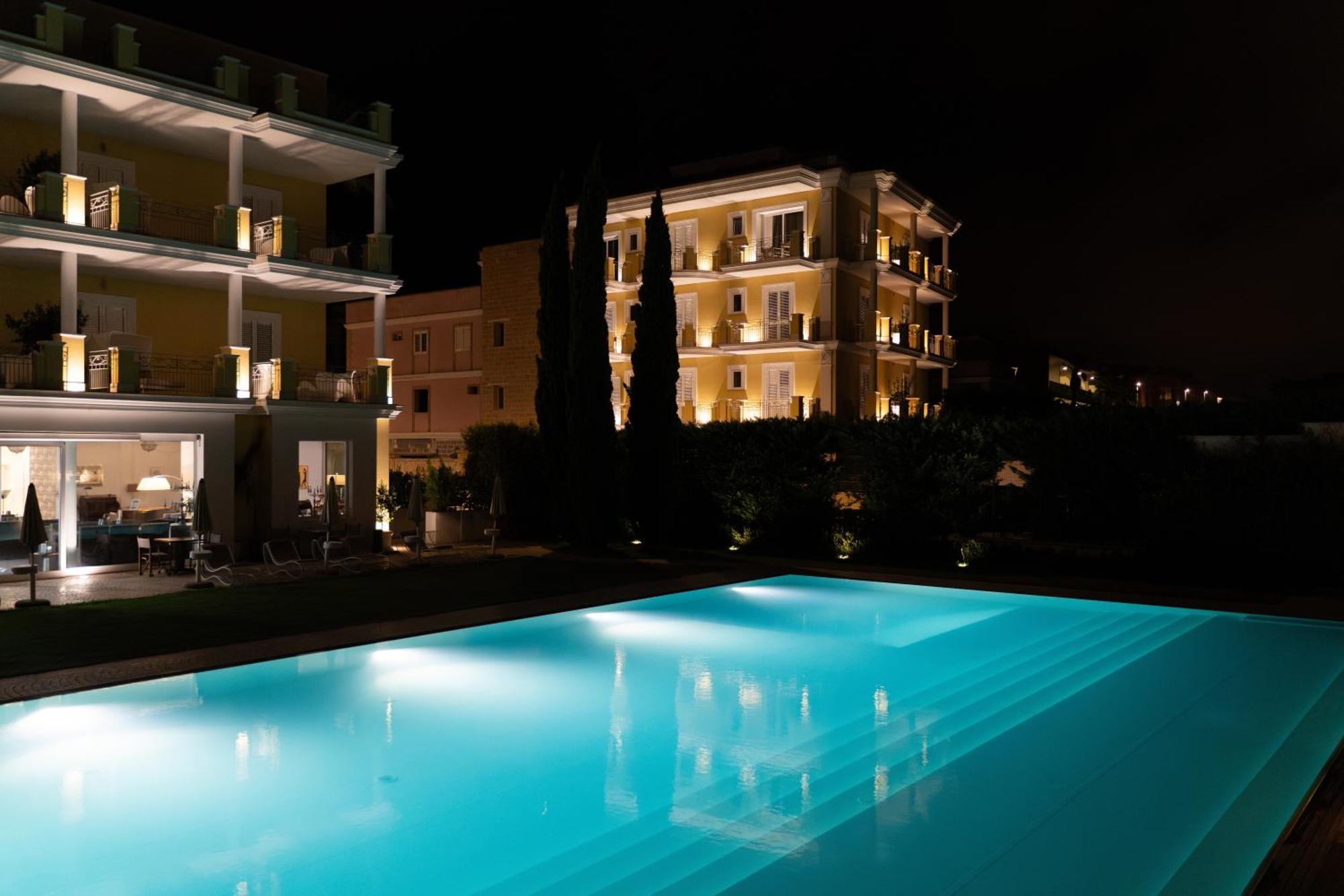 Victoria Palace Hotel & Zen Wellness Gallipoli Exterior photo
